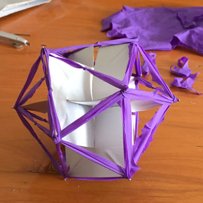 Construccin de un icosaedro con tres rectngulos ureos |matematicasVisuales
