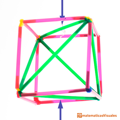 En casa: Construccin de un tetraedro inscrito en un cubo. |matematicasVisuales