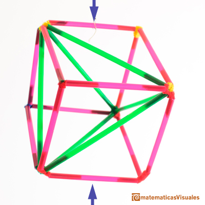 En casa: Construccin de un tetraedro inscrito en un cubo. |matematicasVisuales