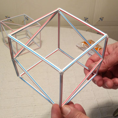 Estamos en casa: Construccin de una seccin rmbica del cubo. |matematicasVisuales