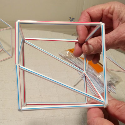 Estamos en casa: Construccin de una seccin rmbica del cubo. |matematicasVisuales