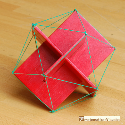 Icosaedro en octaedro: icosaedro, tres rectángulos áureos ortogonales dos a dos, modelo con madera | matematicasVisuales