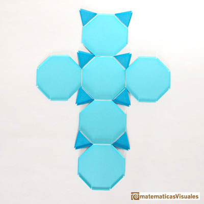 Construcción de poliedros con cartulina y gomas elásticas: Cubo truncado, desarrollo plano | matematicasVisuales