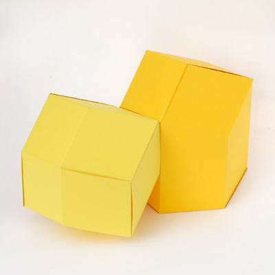 Panales de abeja y dodecaedro rómbico, construcción de una caja diseñada por John Edminster | matematicasVisuales