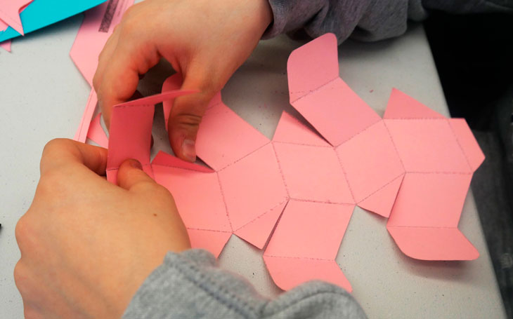 Taller Talento Matemtico Zaragoza: necesitamos regla, tijera y pegamento | Cuboctahedron and Rhombic Dodecahedron | matematicasVisuales