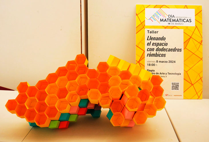Taller Talento Matemtico Zaragoza: necesitamos regla, tijera y pegamento | Cuboctahedron and Rhombic Dodecahedron | matematicasVisuales