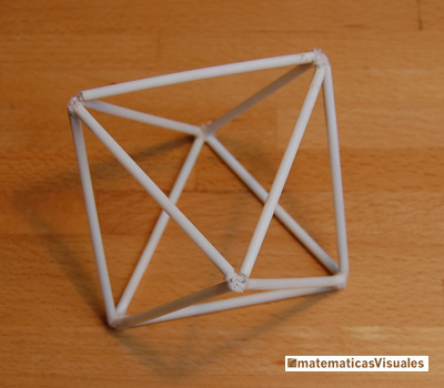 One octahedron made using 12 plastic tubes | matematicasvisuales