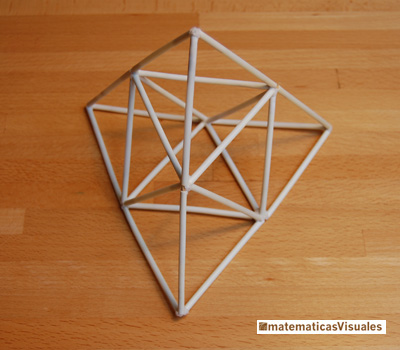 Octahedron and tetrahedra built using plastic tubes | matematicasvisuales