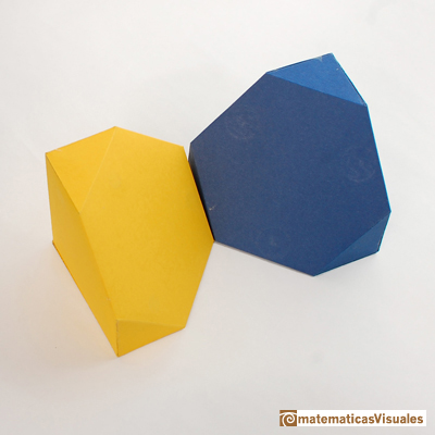 Sección hexagonal de un cubo: modelo de cartulina | matematicasVisuales