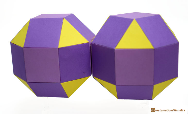 Pseudo rombicuboctaedro o girobicupula cuadrada elongada, modelo hecho con cartulina | matematicasVisuales