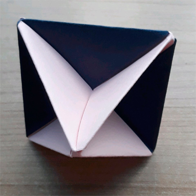 Estamos en casa: Construccin de un octaedro con origami |matematicasVisuales