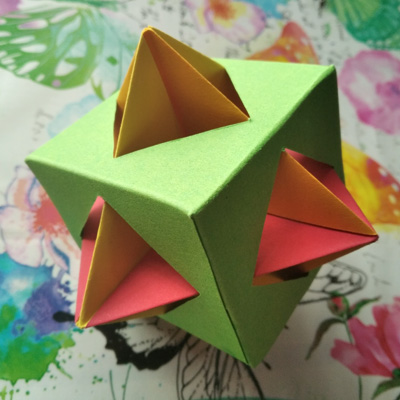Estamos en casa: Construccin de un octaedro con origami |matematicasVisuales