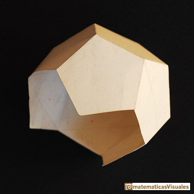 Desarrollo plano de un dodecaedro regular: construccin de un dodecaedro en cartulina | matematicasVisuales