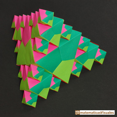 Construccin de poliedros con origami modular | modular origami: octahedra inside a tetrahedron | matematicasVisuales