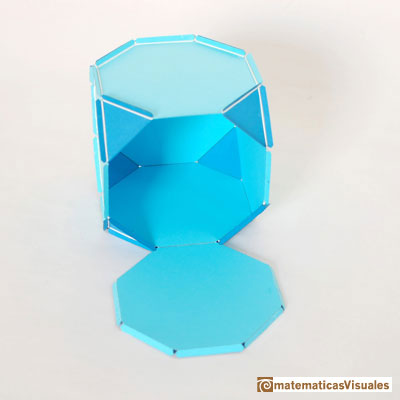 Construccin de poliedros con cartulina y gomas elsticas: Cubo truncado | matematicasVisuales