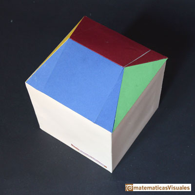 Dodecaedro y cubo: calculando el volumen del tejadillo | matematicasVisuales