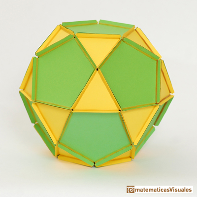 Construccin de poliedros con cartulina y gomas elsticas: Icosidodecaedro | matematicasVisuales