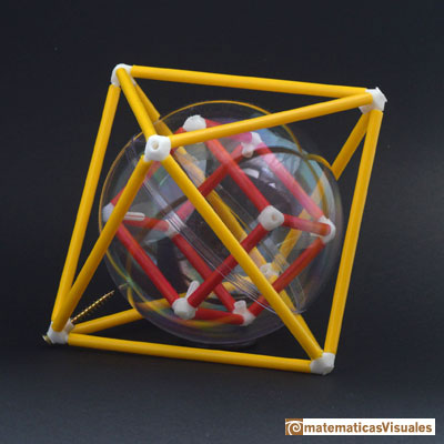 Dualidad entre slidos platnicos: cubo dentro de un octaedro | matematicasVisuales