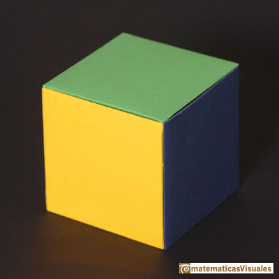 Slidos platnicos: cubo hecho con cartulina | matematicasVisuales