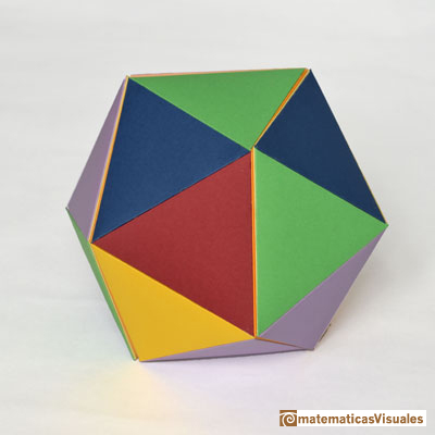 Slidos platnicos: Icosaedro hecho con cartulina cara a cara pegada | matematicasVisuales