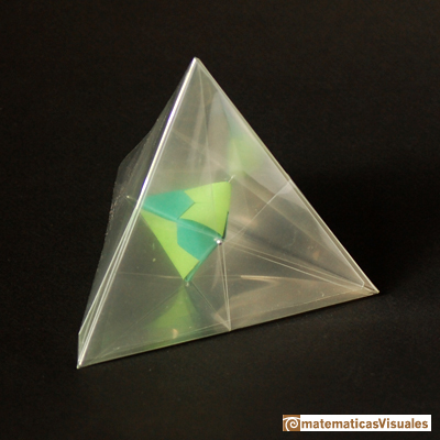 Construccin de poliedros con origami modular: el dual de un tetraedro es otro tetraedro | matematicasvisuales