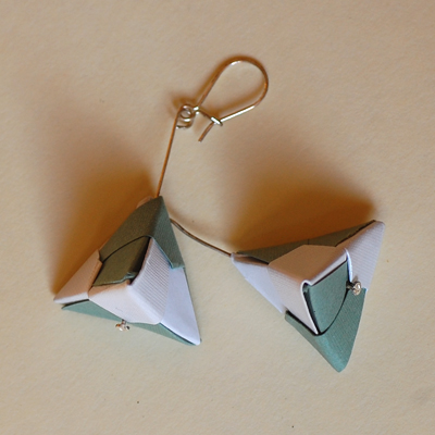 Construccin poliedros| pendientes tetraedros origami | matematicasVisuales